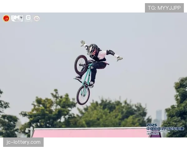 澳大利亚选手萨亚·萨卡伊赢得BMX自由式小轮车女子公园赛日本公开赛